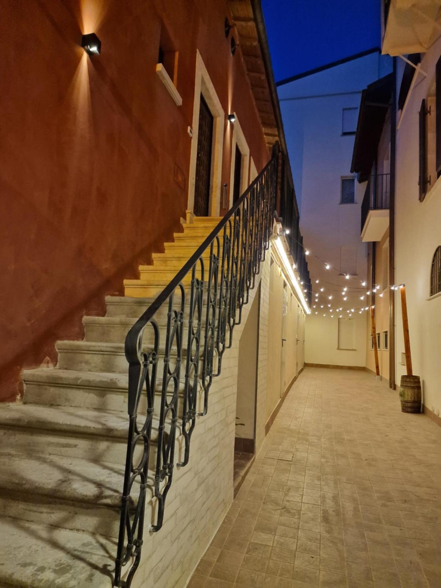 فيلا Vagabondando Travel House LʼAquila المظهر الخارجي الصورة